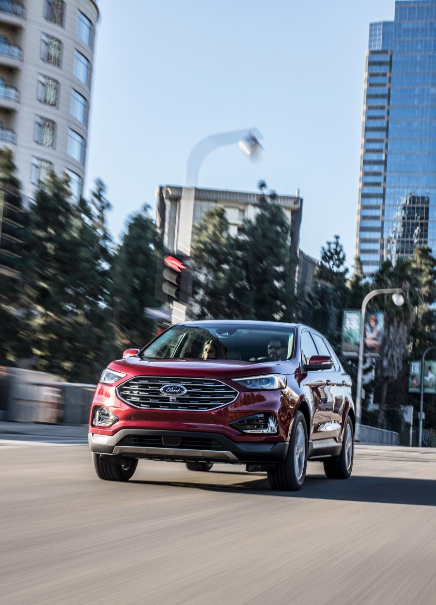  Ford Edge Titanium 2018 года  (NA) (фото 2 из 29)